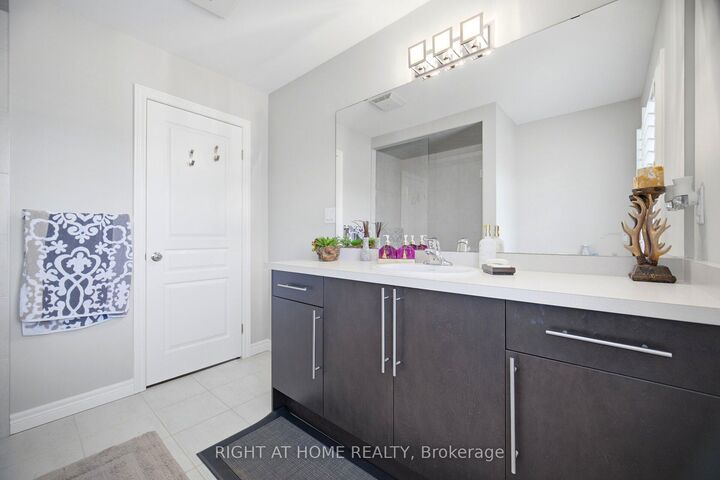 156 Gunby Boulevard — photo 1