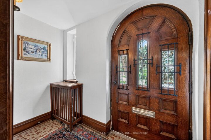 Property Photo: 29 Strathgowan Crescent ON M4N 2Z6