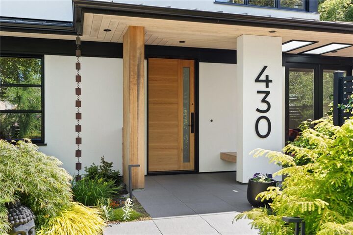 Property Photo:  430 Luxton Ave  BC V8V 1C9 