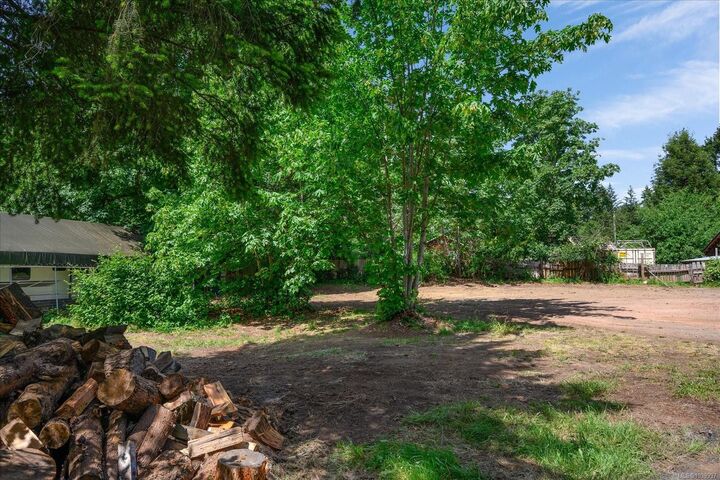 Property Photo:  1962 Burchell Rd  BC V9X 1L5 