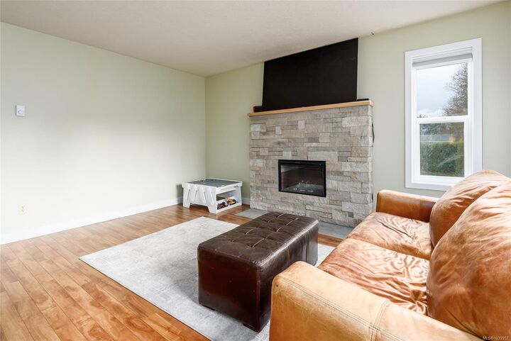 Property Photo: 1651 Ascot Ave BC V9M 1A8