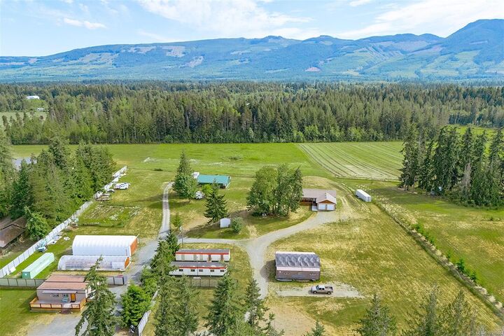 3044 Alberni Hwy — photo 1