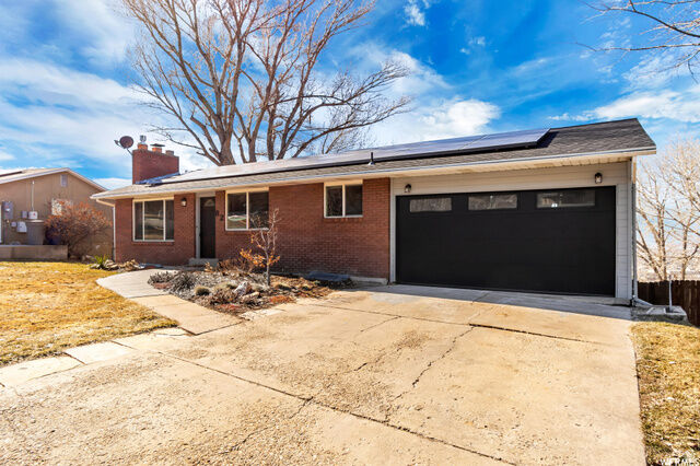 Property Photo:  82 S Angela Way  UT 84054 