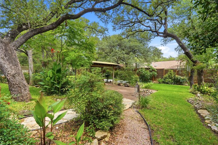 Property Photo: 9900 Richelieu Road TX 78750