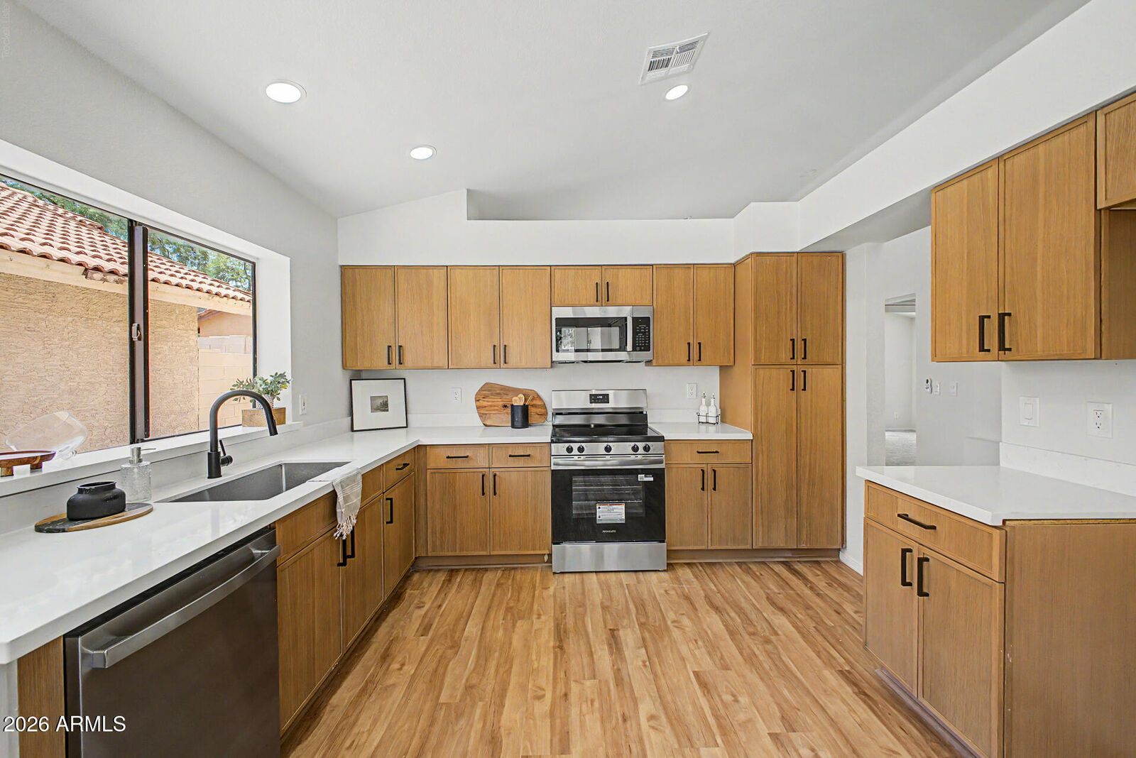 Property Photo:  907 W Barbados Drive  AZ 85233 