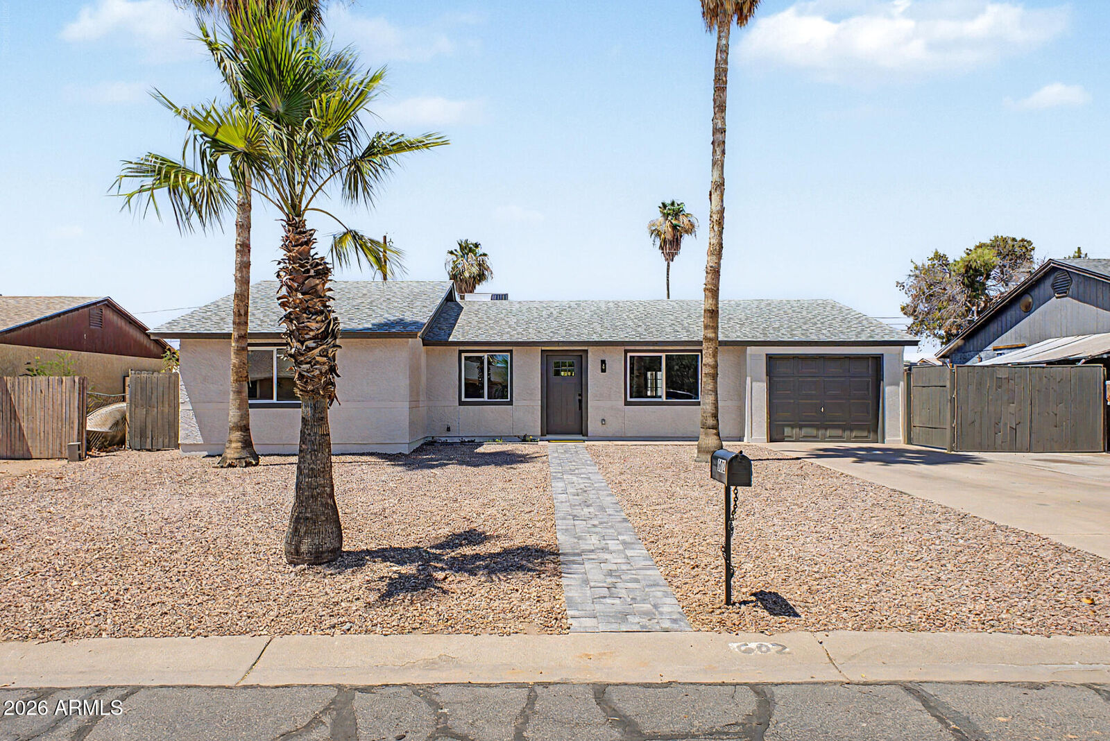 Property Photo:  602 E Osage Avenue  AZ 85119 