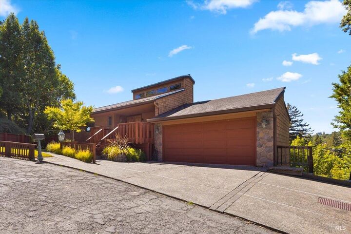 Property Photo:  5 Wimbledon Court  CA 94949 