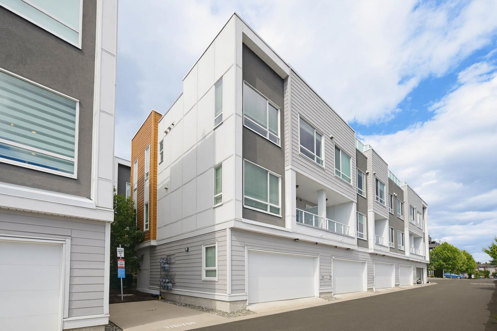 Property Photo: 19628 55A Avenue 36 BC V3A 0M6