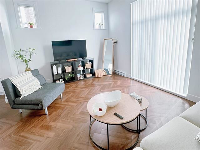 Property Photo: 15828 27 Avenue 8 BC V3Z 0X4