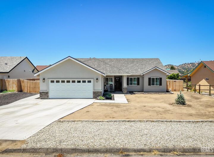 Property Photo: 18401 Ghost Town Street CA 93561