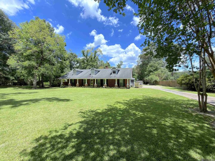 Property Photo: 12050 Foster Rd LA 70811