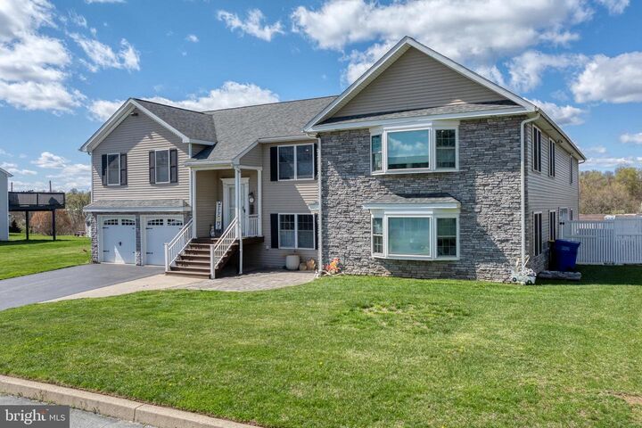 Property Photo:  17 Vickilee Drive  PA 17368 