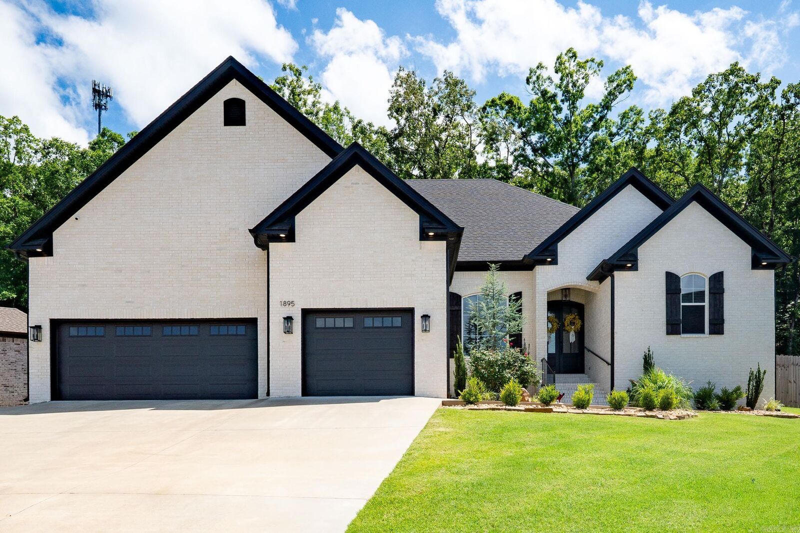 Property Photo: 1895 Indigo Cove AR 72034