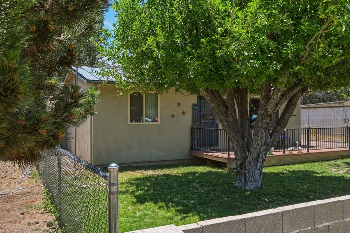 Property Photo: 303 W Saddle Lane AZ 85541