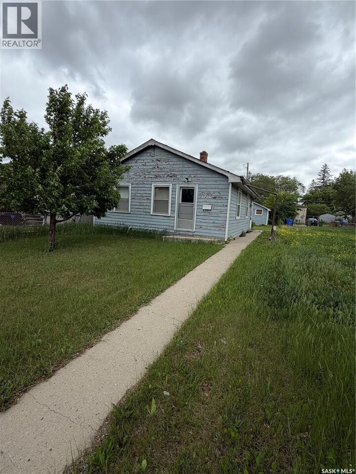 Property Photo: 1225 Atkinson Street SK S4N 3V7