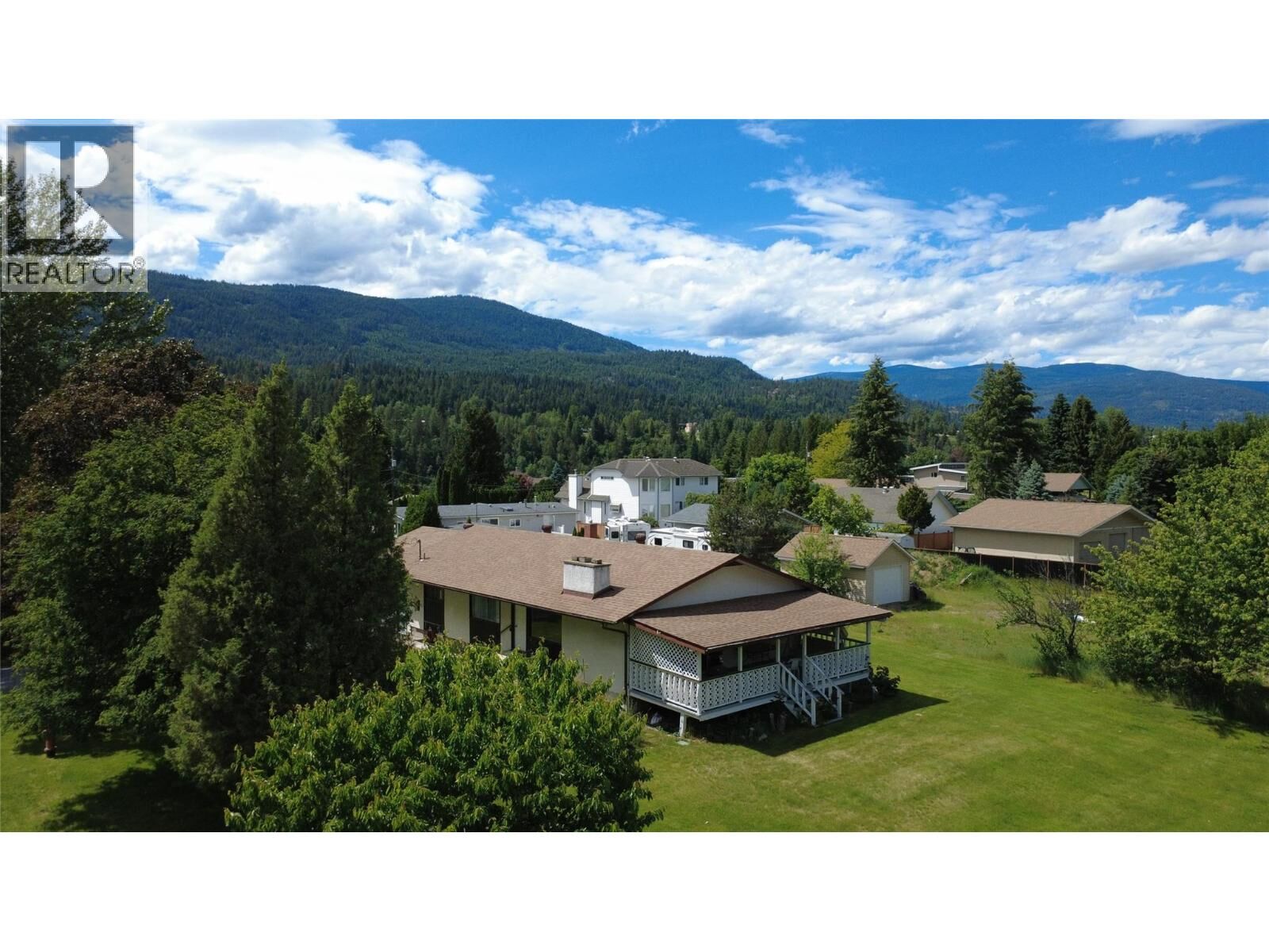 Property Photo:  1003 Bridgeview Crescent  BC V1N 4K9 