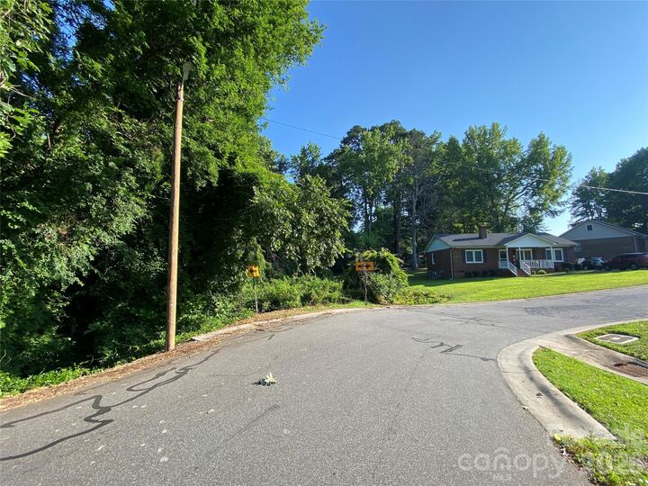 Property Photo: 148 Paddington Drive SW NC 28025