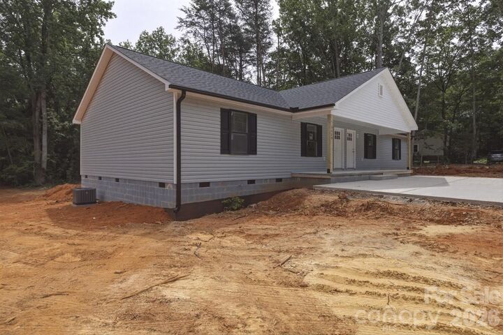 Property Photo: 3429 &Amp 3431 Fostall Lane NC 28650