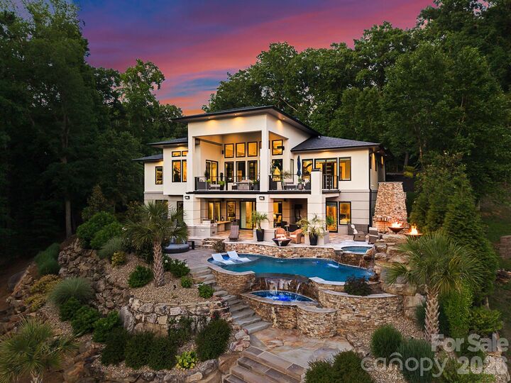 Property Photo: 106 Norcross Lane NC 28117