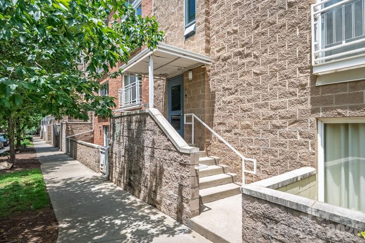 Property Photo:  649 Raphael Place  NC 28205 