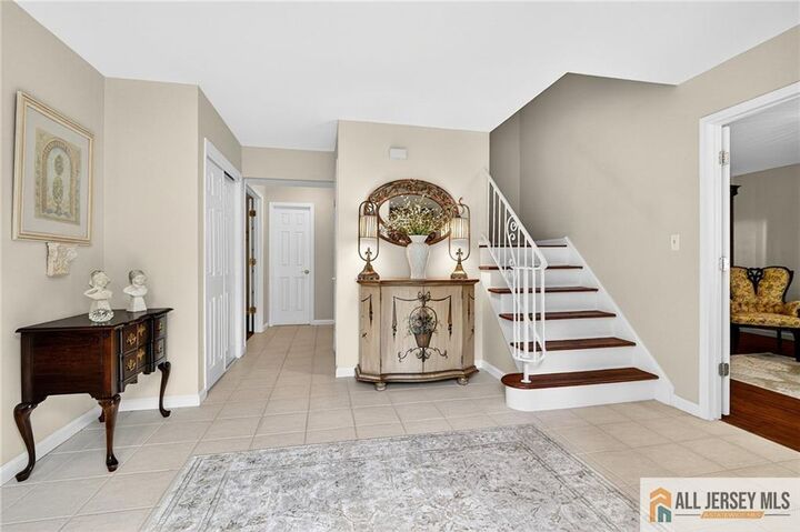 Property Photo:  3 Driftwood Court  NJ 08831 