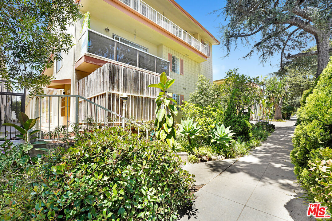 Property Photo: 1044 9th St CA 90403