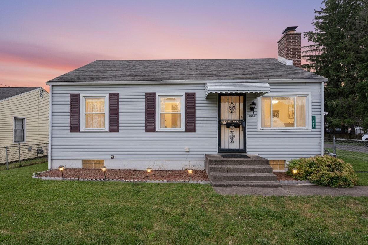 Property Photo: 1867 Belmead Avenue OH 43223