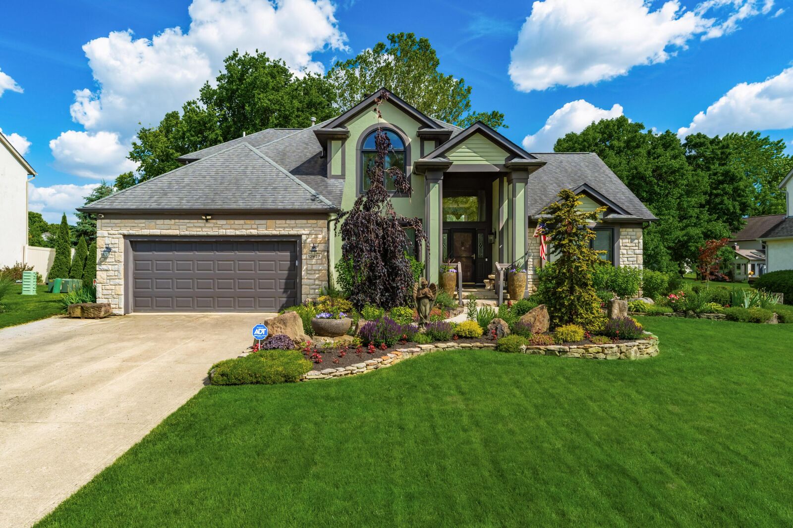 Property Photo:  12638 Oakmere Drive  OH 43147 