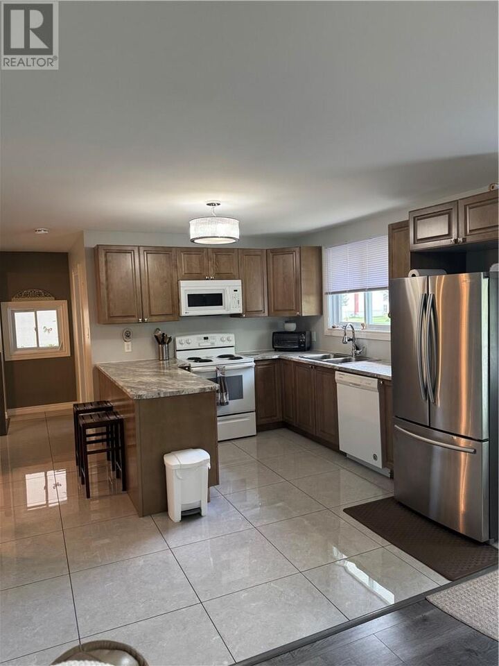 Property Photo:  3182 Hillsdale Court  ON P3N 1A6 