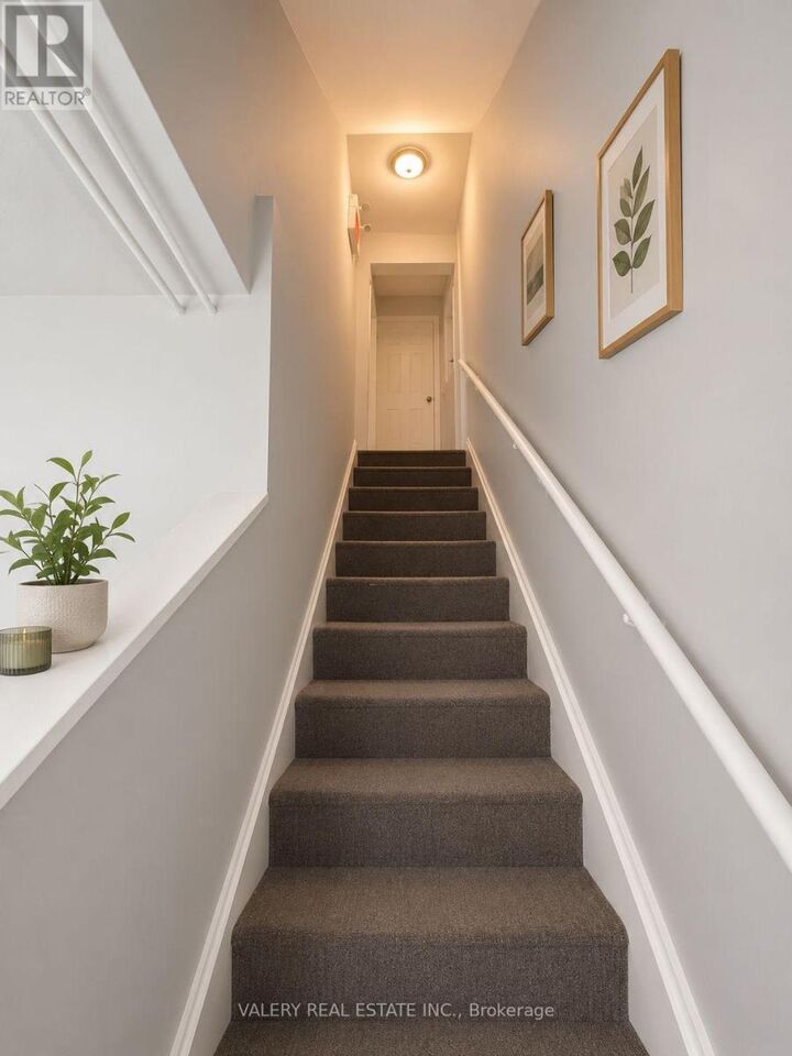 Property Photo: 220 Gordon Street 23 ON N1G 1X3