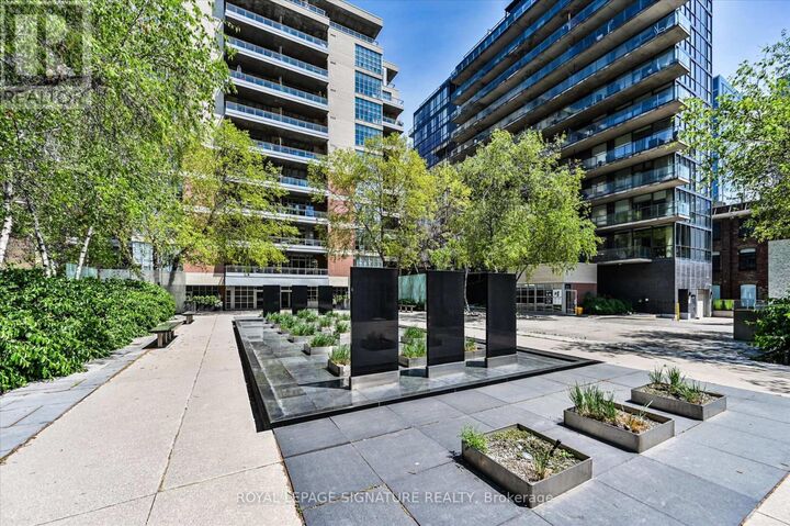 Property Photo:  399 Adelaide Street West 420  ON M5V 1S4 
