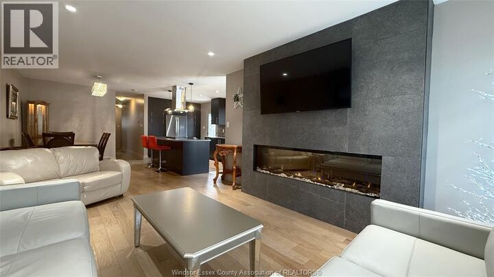 Property Photo:  9793 Lynngrove Crescent  ON N8R 1B8 