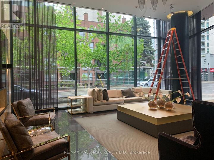 Property Photo:  32 Davenport Road 901  ON M5R 0B5 