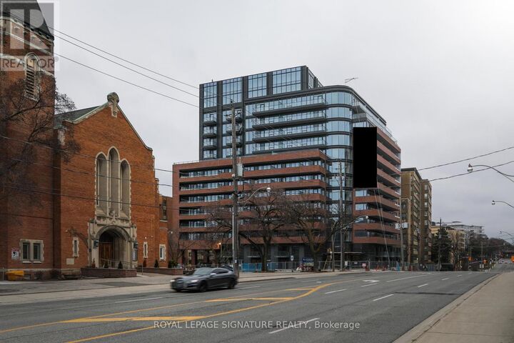 Property Photo:  2525 Bathurst Street 1011  ON M6B 2Y9 