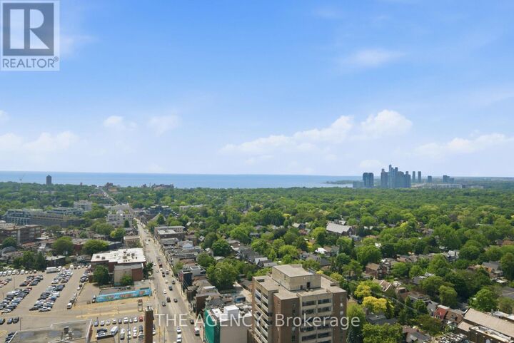 Property Photo: 2350 Dundas Street West 2911A ON M6P 4B1