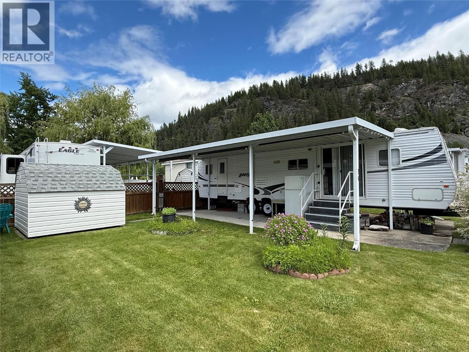 Property Photo:  1805 Hwy 3 Highway 24  BC V0H 1E0 