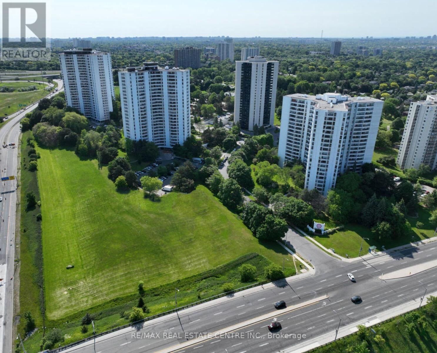 Property Photo:  150 Graydon Hall Drive 401  ON M3A 3B3 