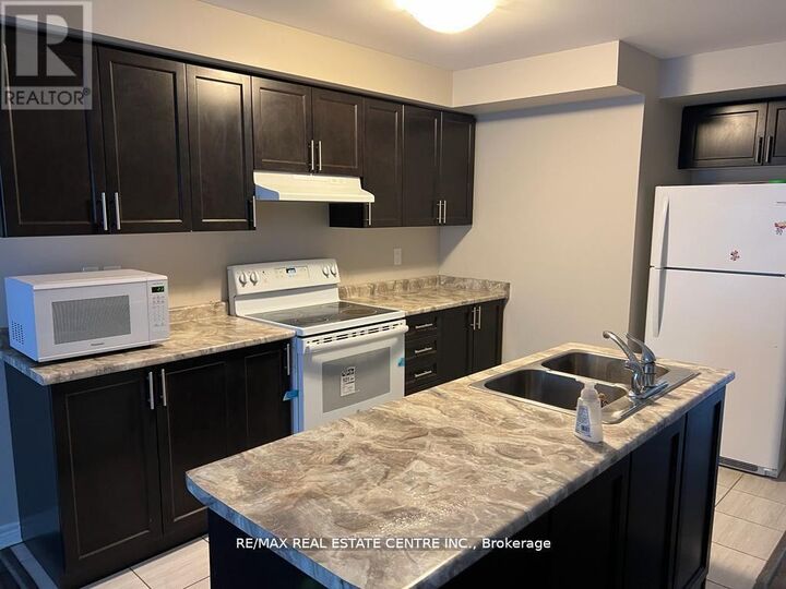 Property Photo: 630 Linden Drive East ON N3H 0C9