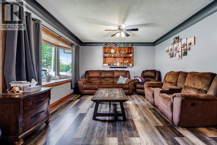 Property Photo:  72 Hodgins Street  ON N8H 2N7 