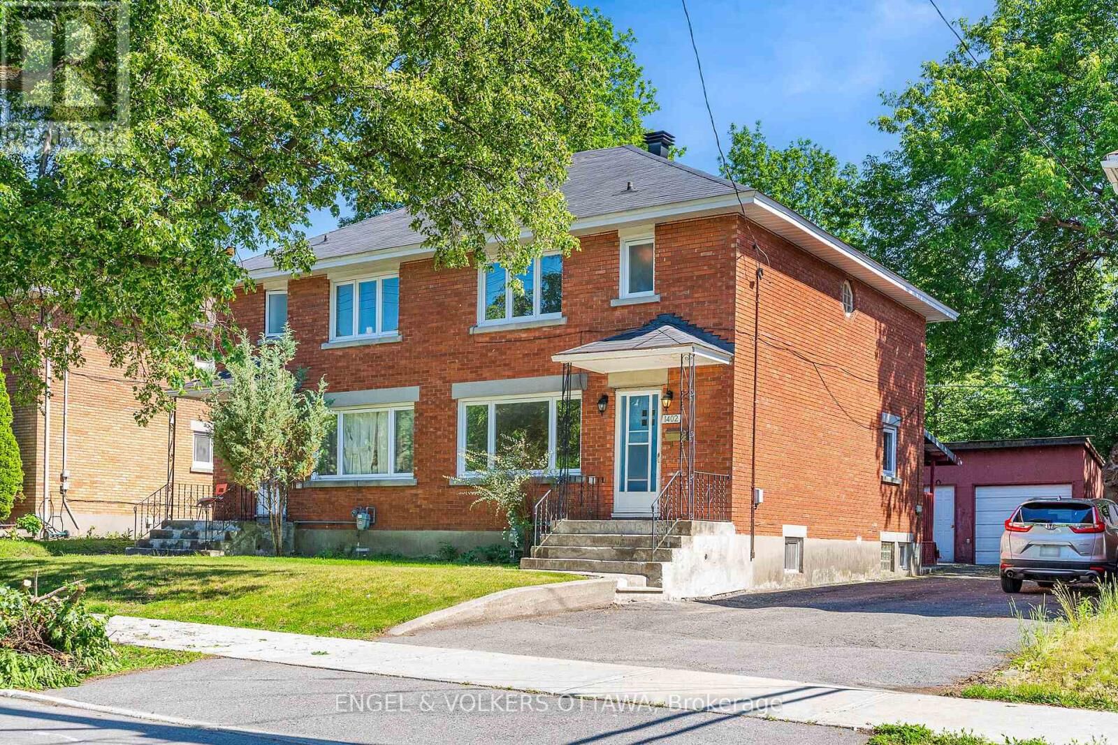 Property Photo:  1402 Kilborn Avenue  ON K1H 6L8 