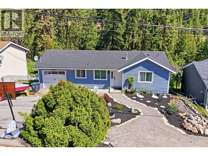 Property Photo:  3141 Coventry Crescent  BC V4T 1E8 