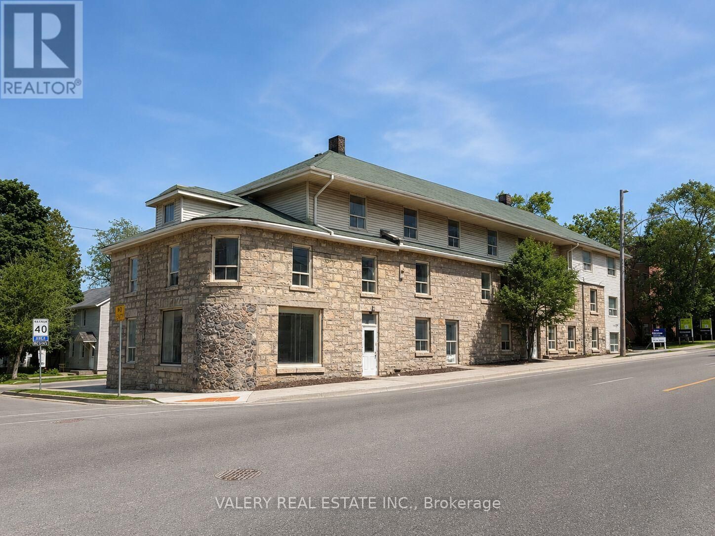 Property Photo: 220 Gordon Street 14A ON N1G 1X3