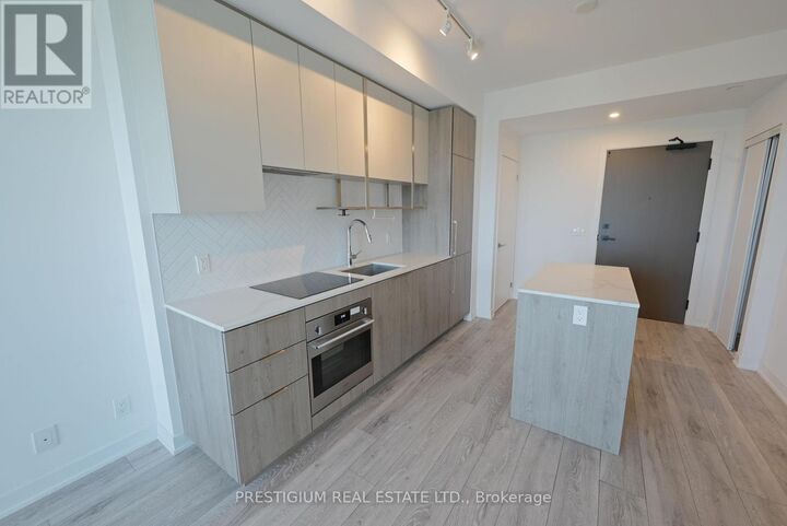 Property Photo: 15 Holmes Avenue 1110 ON M2N 0L4