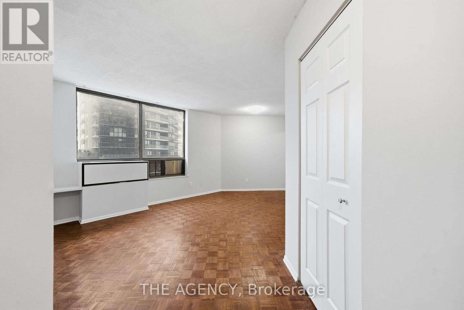 Property Photo: 2350 Dundas Street West 1003A ON M6P 4B1