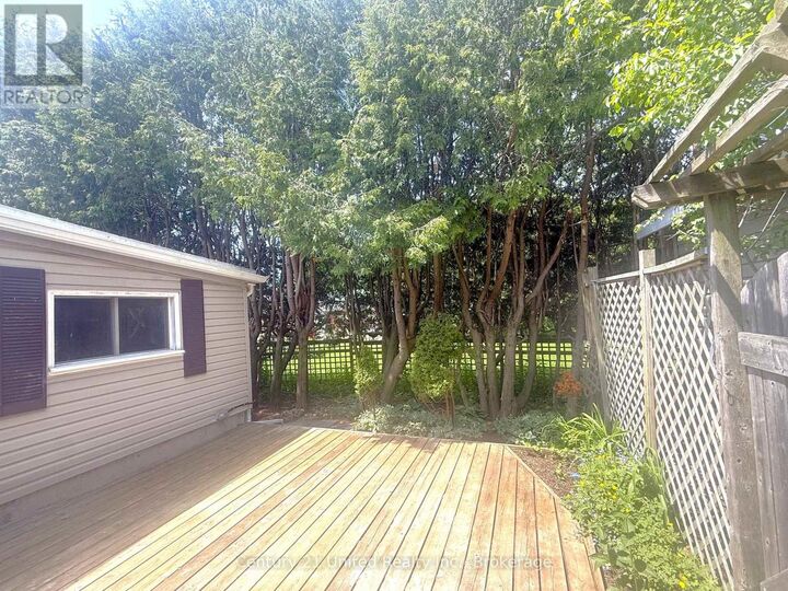 Property Photo:  249 Margaret Street 2  ON K9A 2Z6 