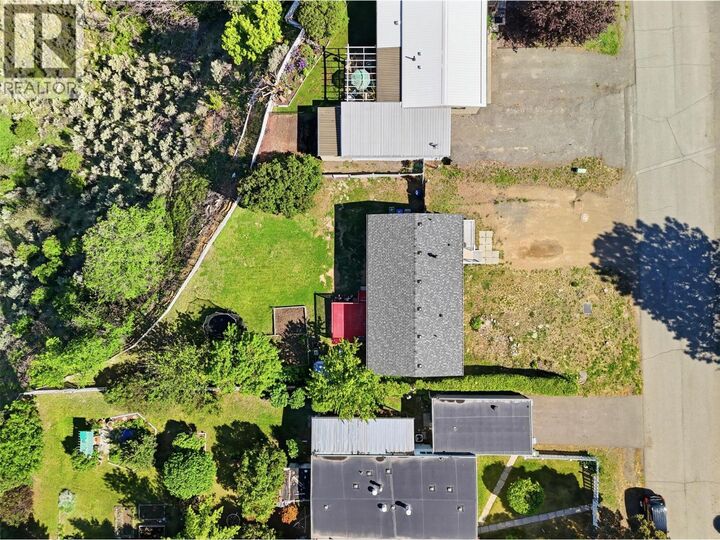 Property Photo: 779 Klahanie Drive BC V2C 5R1