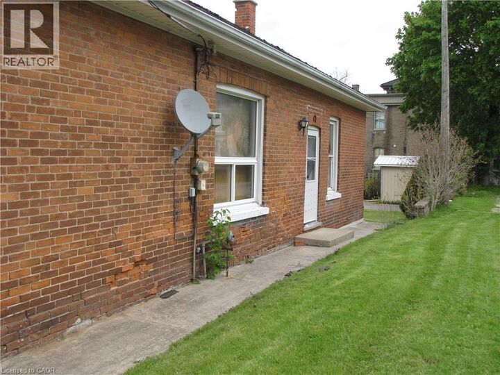Property Photo: 97 Kent Street North ON N3Y 3S3