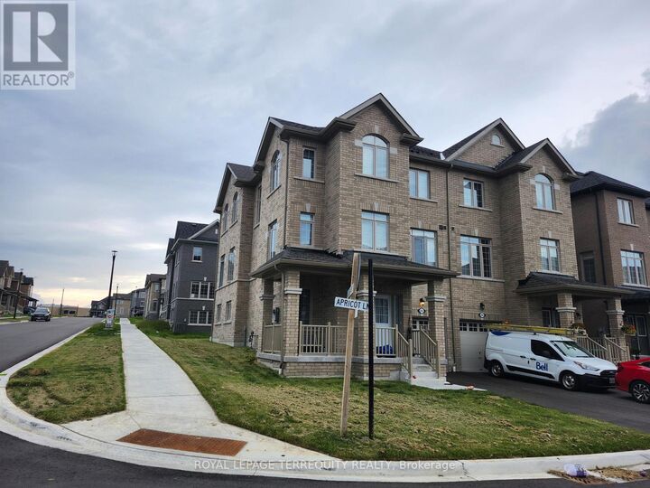Property Photo:  2602 Apricot Lane  ON L1X 0M5 