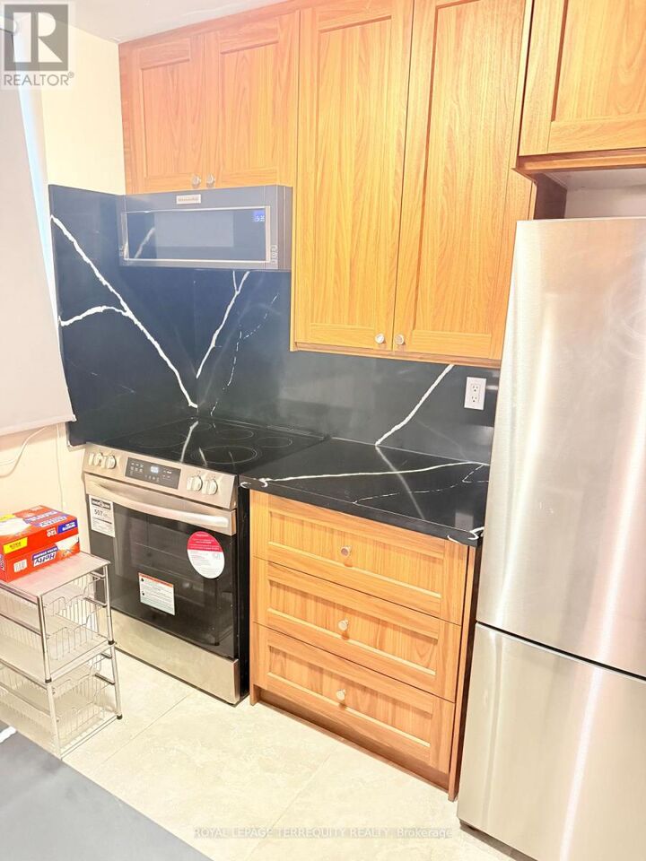 Property Photo:  60 Saint Patrick Street 636  ON M5T 2X5 