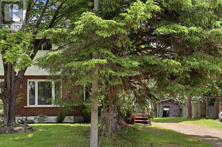 Property Photo:  19 Williams St  ON P6A 5V3 
